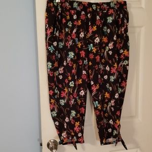 💥💥NWOT Crop Pants💥💥